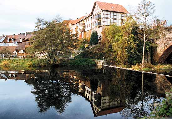 PFORZHEIM.JPG (58865 octets)